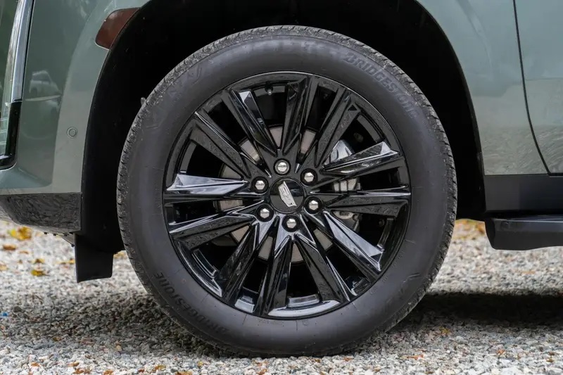 2023 Cadillac Escalade 4WD Sport Platinum - Image 13