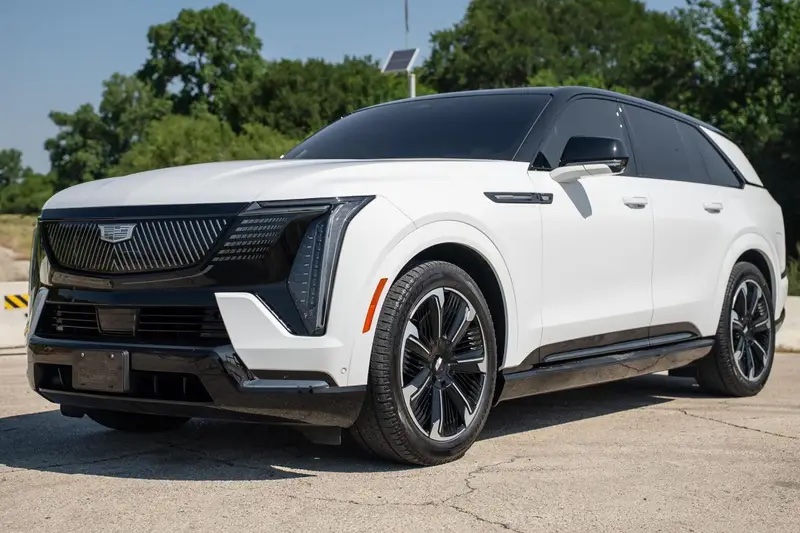 2025 Cadillac Escalade IQ Sport 2 - Image 18