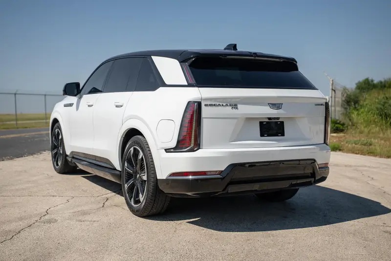 2025 Cadillac Escalade IQ Sport 2 - Image 15