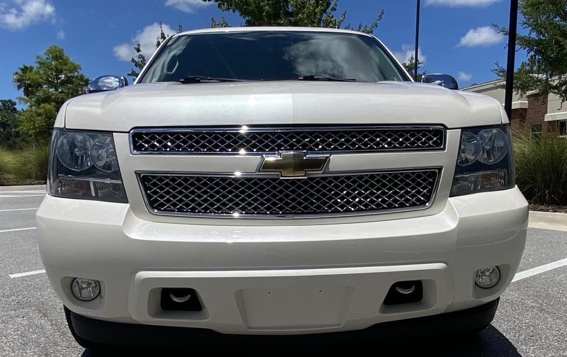 2011 Chevrolet Suburban LTZ 4x4 - Image 24