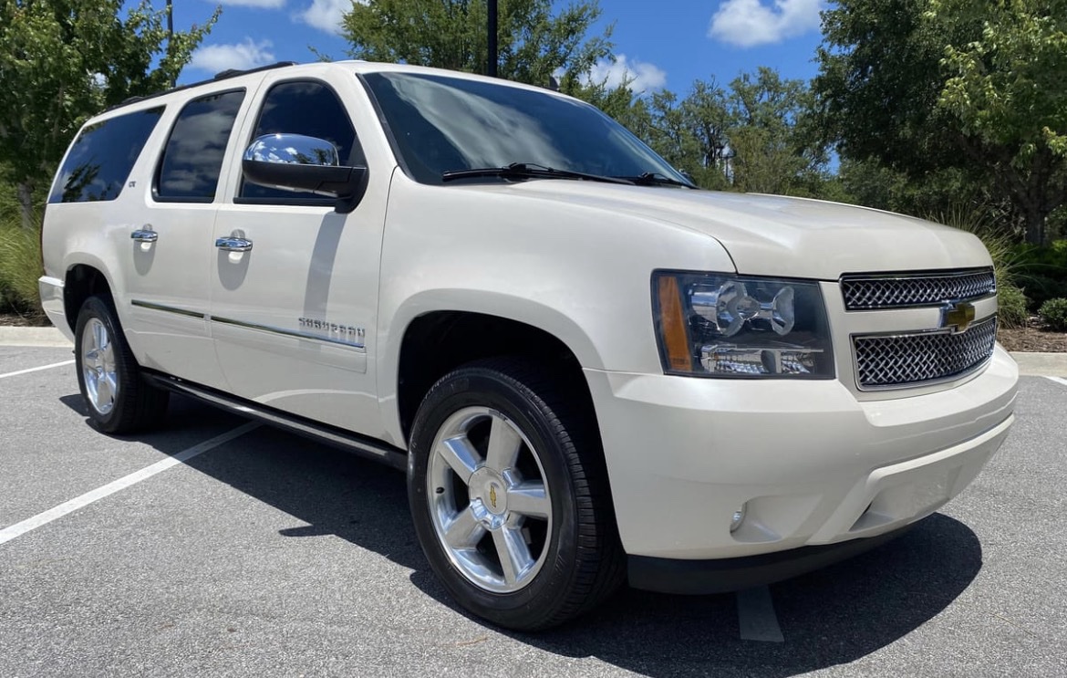2011 Chevrolet Suburban LTZ 4x4 - Image 23