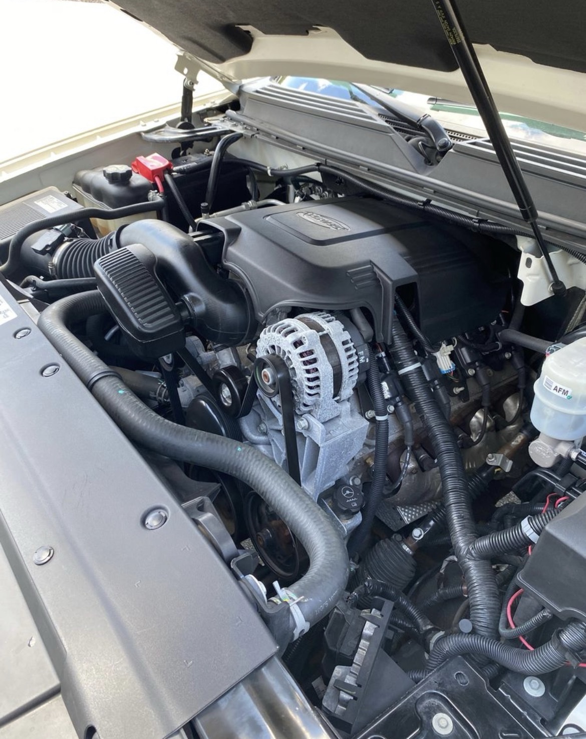 2011 Chevrolet Suburban LTZ 4x4 - Image 16