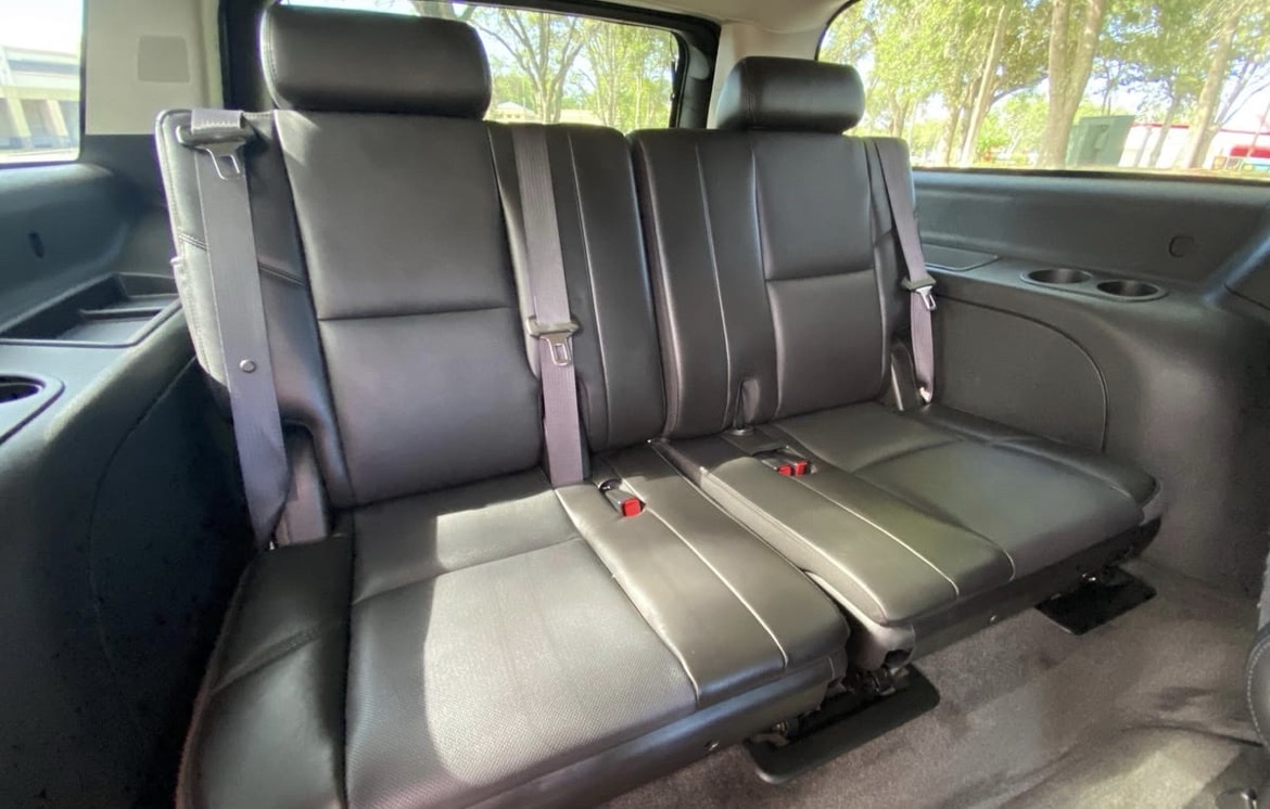 2011 Chevrolet Suburban LTZ 4x4 - Image 11