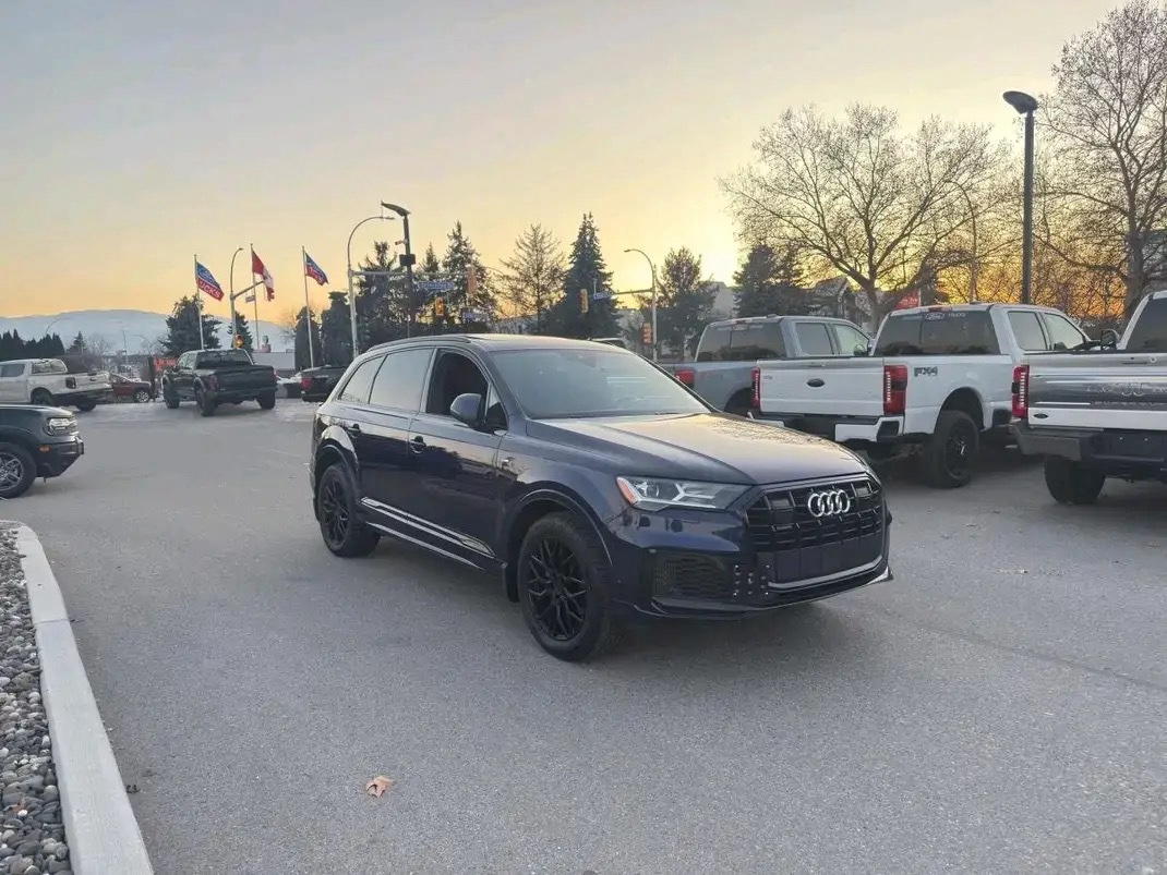 2022 Audi Q7 - 76,101 KM**