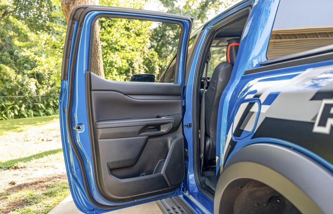2024 Ford Ranger Raptor - Image 8