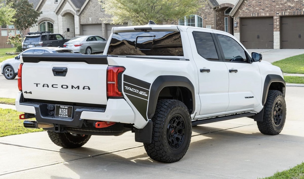 2024 Toyota Tacoma TRD Off-Road - Image 22