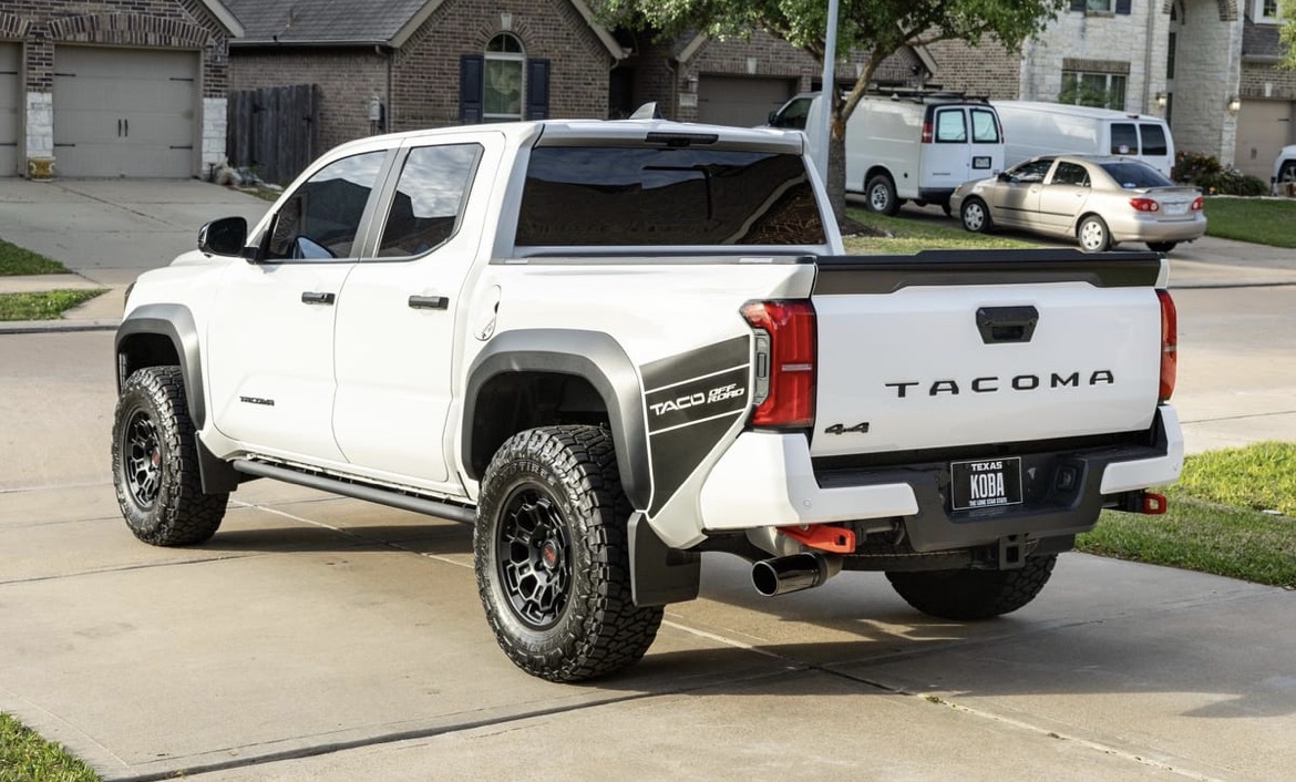 2024 Toyota Tacoma TRD Off-Road - Image 21