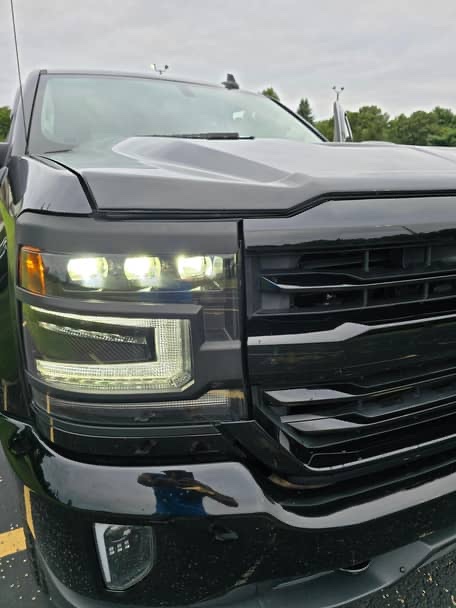 2018 Chevrolet Silverado 1500 LT 4x4 - Image 34